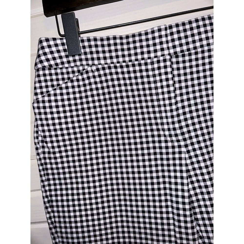 Chico’s Sz 0.5 (6) Secret Stretch Gingham Shorts 10 Inch Inseam Black White EUC - Picture 3 of 10